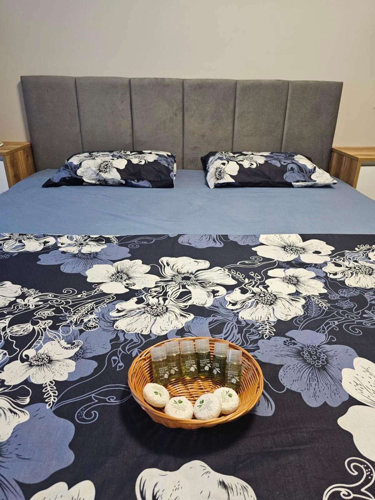 Apartment Bohemi With Free Parking Burgas Exterior foto